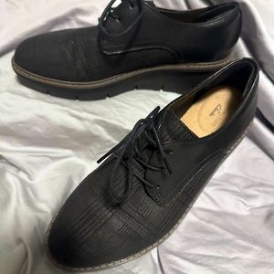 Woman’s size 8.5 platform shoes